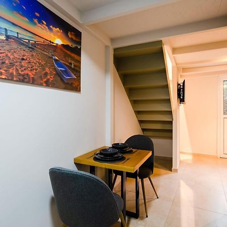 Uncover Kalamata'S Hidden Gem - Cosy City Nest 外观 照片