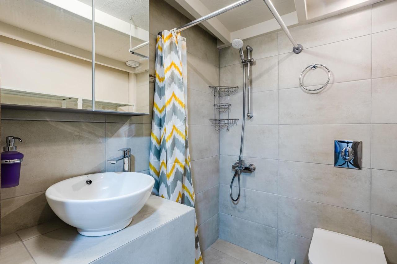 Uncover Kalamata'S Hidden Gem - Cosy City Nest 外观 照片