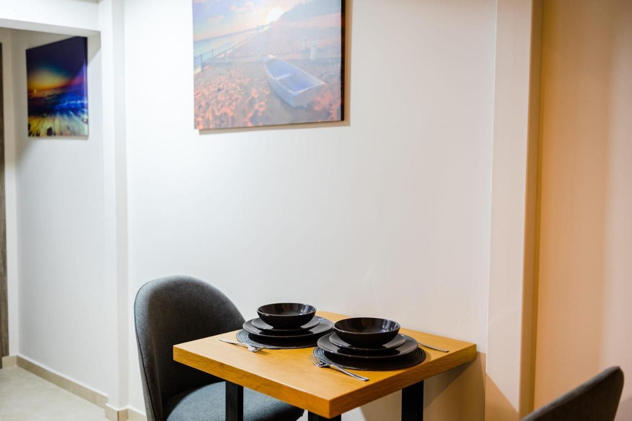 Uncover Kalamata'S Hidden Gem - Cosy City Nest 外观 照片