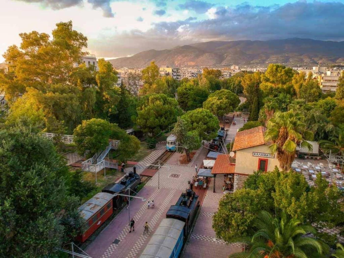 Uncover Kalamata'S Hidden Gem - Cosy City Nest 外观 照片
